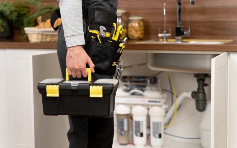 Homeowners: What to Ask When Hiring Local Plumbers